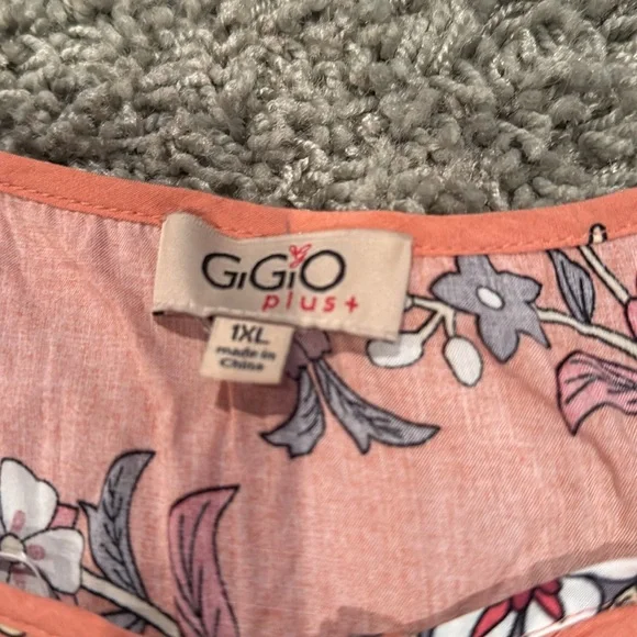 Floral Orange/Peach Popover Top (1XL) - Picture 6 of 7